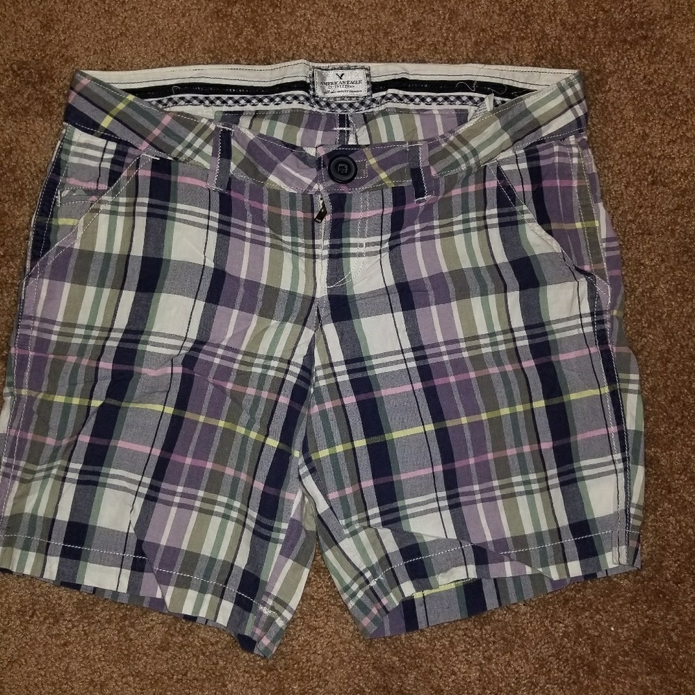 American eagle plaid shorts size 4